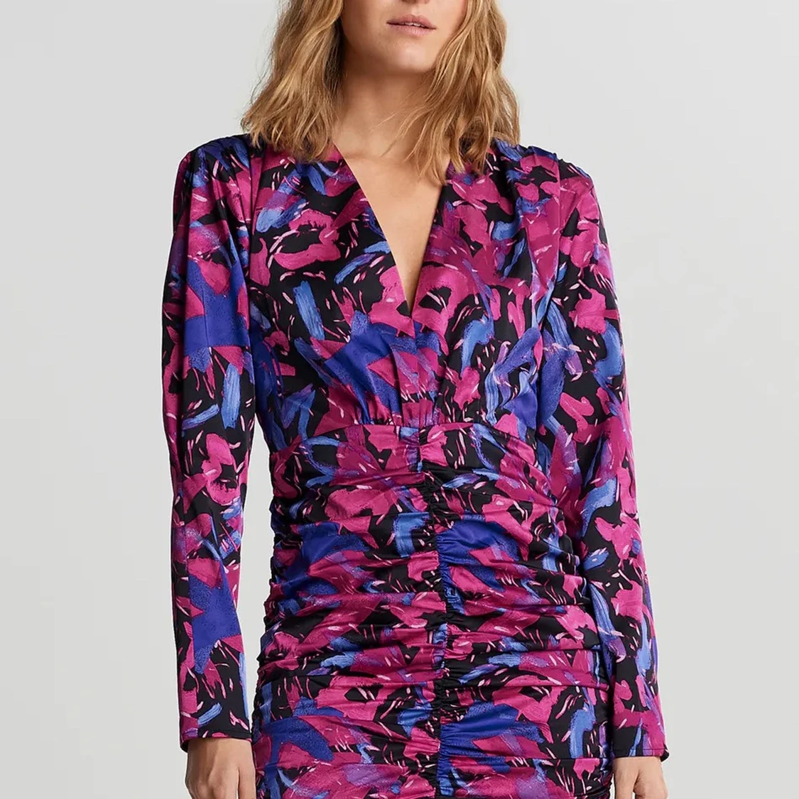 Klänning Gina tricot