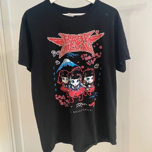Babymetal band tshirt - Jätte söt babymetal band tshirt :3 