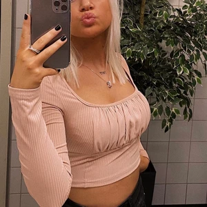 Rosa topp - Topp, knappt använd, kan mötas i STHLM annars står köparen för frakt  💗💗⚡️🤩