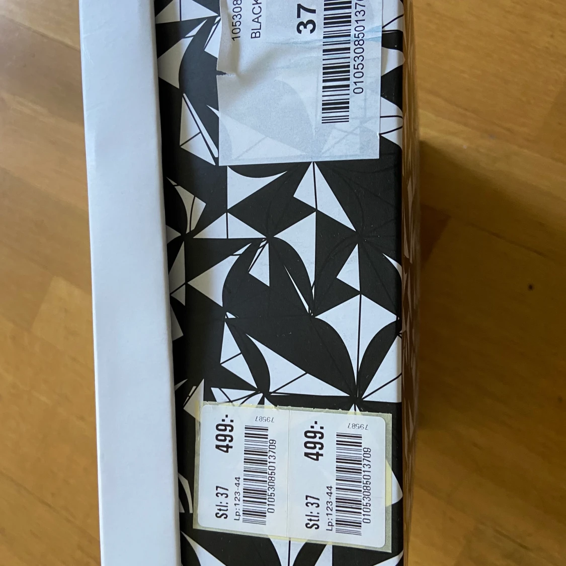 Helt nya och oanvända fin sandaler  - 90