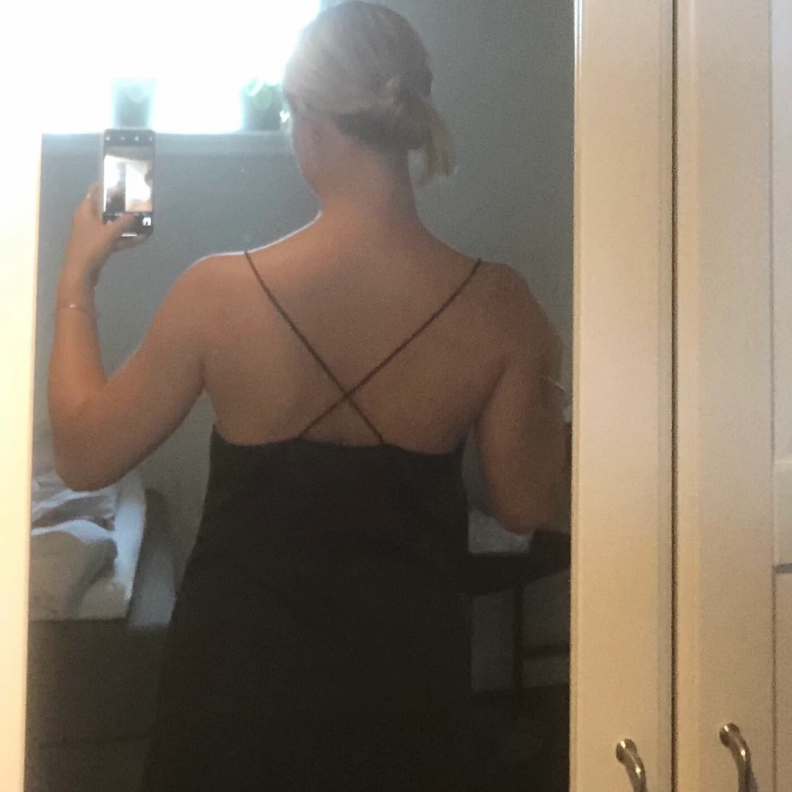 Satina klänning från NA-KD 