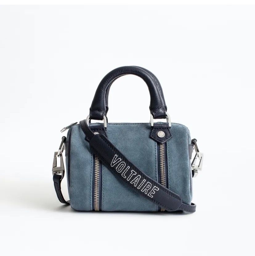 säljer nu min underbara zadig sunny bag i den minata storleken, super bra skick, inga skador eller defekter. använd runt 10 ggn så i super bra skick‼️fraktar spårbart, pris kan diskutera kan även byta mit en svart zadig sunny. Väskor.