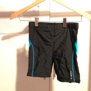 Soc Sim shorts/ sport shorts. Använd 1 gång. Säljer pga liten storlek.