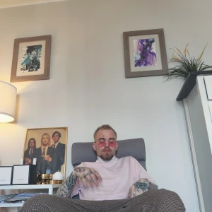 Rosa crewneck - Mega töng med feta glajjor 