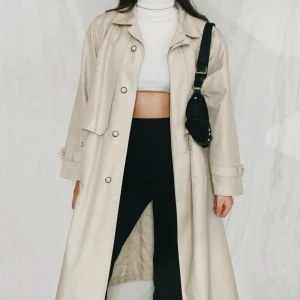 Beige trenchcoat  - Beige vintage trenchcoat  