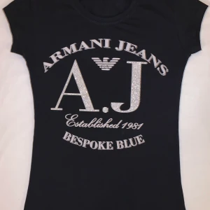 Black T-shirt - Black T-shirt