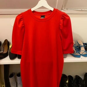 Klänning - Söt klänning från Ginatricot, storlek s och aldrig använd🥰💕köpare står för frakt 