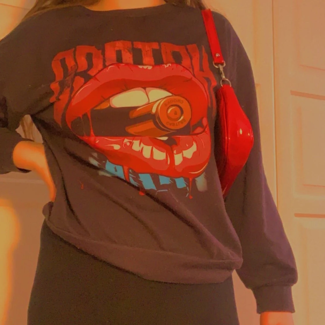 En cool 90s sweatshirt  - 91