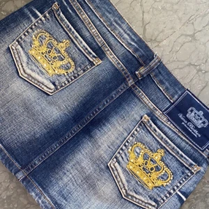 Victoria Beckham kjol - Äkta Victoria Beckham kjol, inga skador, strl 29 midja: 39💓 tyvärr för stor för mig