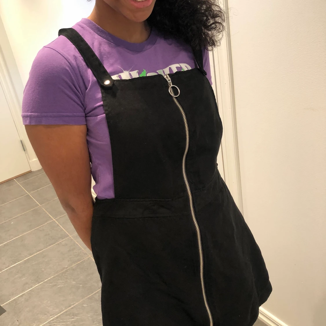 Hängselklänning i mocka imitation - 91