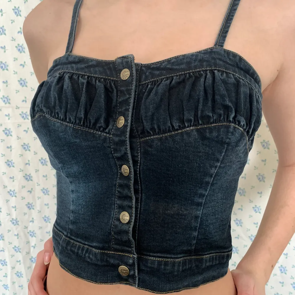 Fint jeanslinne blå! Tank top denim (message me if you’re not from Sweden and I’ll tell you the shipping costs for worldwide shipping!). Toppar.