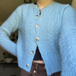 stickad kofta - super mysig stickad kofta köpt här på plick! 