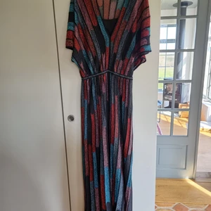 Klänning från Missoni - Glittrig klänning från Missoni. Sparsamt använd. 