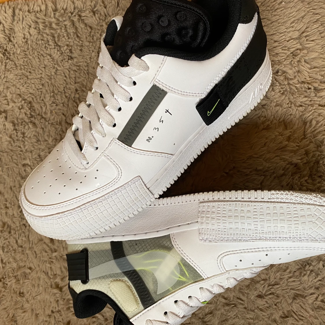 Nike Air Force 1 Type Volt, storlek 40 - 90