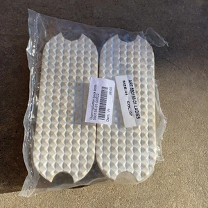 Gummiplattor till stigbyglar helt nya! - Gummiplattor till stigbyglar helt nya endast testade stl 44 nypris 40 kr mitt pris 20 kr