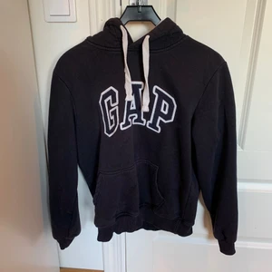 Gap hoodie - As bra skick och så fin o ha på kvällarna med en kjol eller jeans 💕💕💕💕