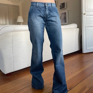 Replay jeans  - Jättesnygga Jeans som aldrig är använda pga att de är för stora. Lite långa för mig som är 169. 