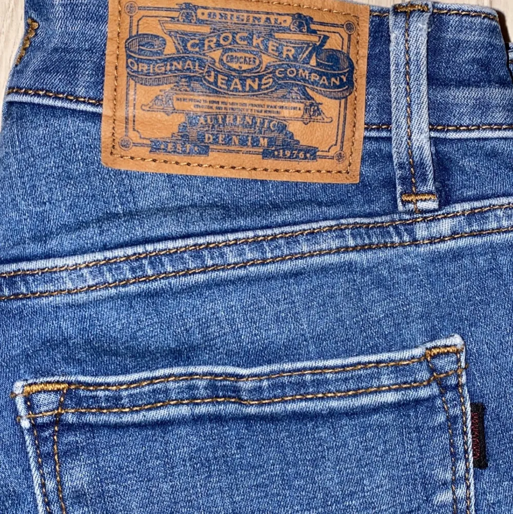 Jeans från crocker storlek 26/32 som inte används längre.. Jeans & Byxor.