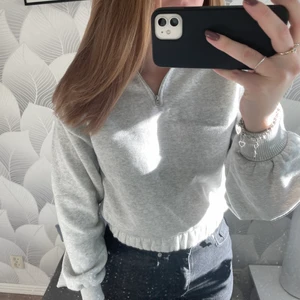 Tröja  - Tröja med dragkedja från NAKD🤍 aldrig använd i storlek XS