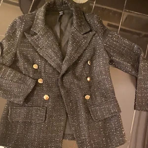 Blazer - Såå fin blazer i boucle’. Ny! 