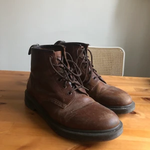 Dr Martens  - Säljer mina dr martens som får för lite användning! De är i bra skick med lite slitage men inget större! 