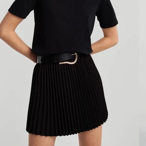 Gina kjol - Helt nytt då jag råkade eställde hem 2st😬 storlek XS, men tycker att det passar bättre på S💓 prislappen är kvar nypris 249kr❣️