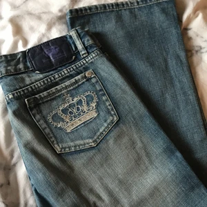 Victoria Beckham  - Lägger ut igen eftersom oseriös köpare, står 30 i dem. Är det något ni undrar e det bara att fråga💓 Kan tyvärr inte visa dessa på då jag inte får på mig dem😊 köpare står för frakten!