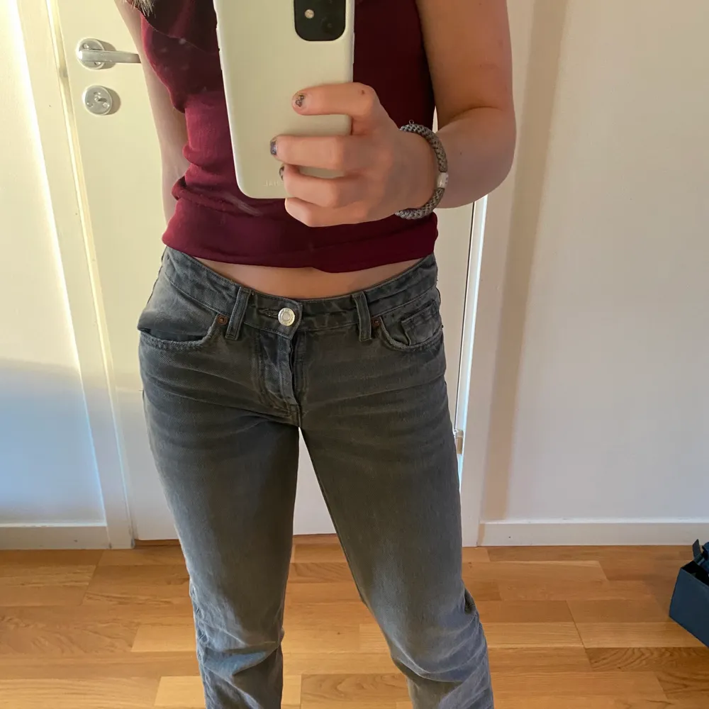❌SÅLDA❌ Intressekoll på mina superfina Zara jeans i storlek 34!💞 skriv om du är intresserad så kan vi diskutera pris. . Jeans & Byxor.