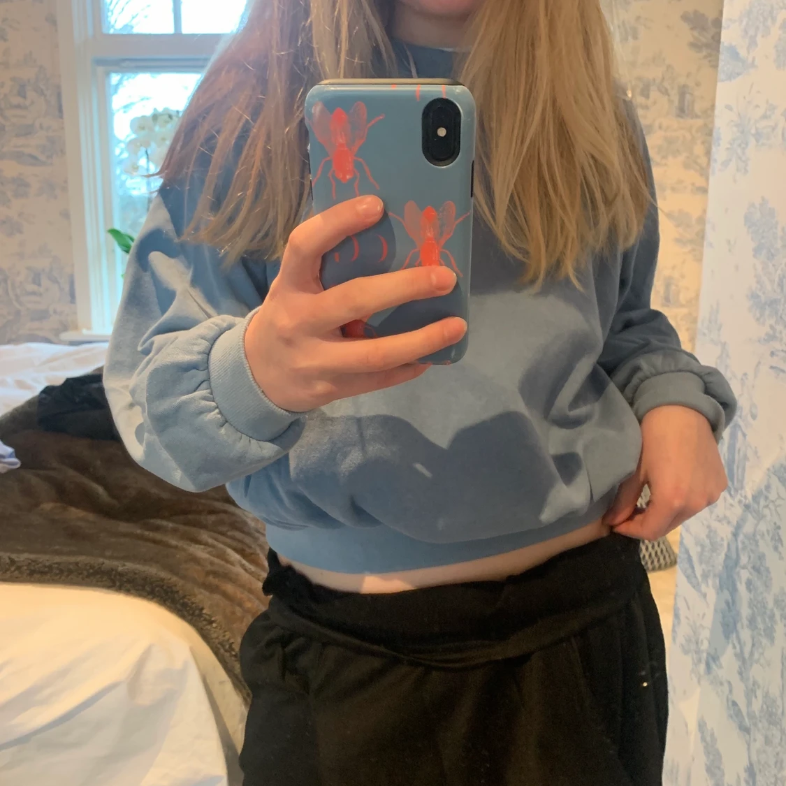 Blå tröja med text - 90