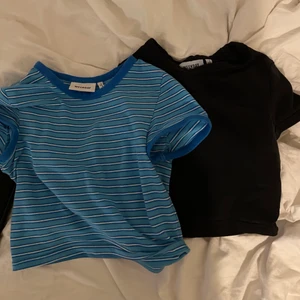 2 weekday t-shirts  - 2 gulliga, korta t-shirts från weekday. betala för 1 och få hem båda!!💜💚