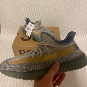 Yeezy 350 - Helt nya! Kvitto finns! 42.5 