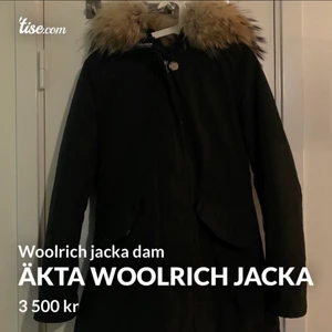 Woolrich jacka dam - Äkta jacka inkl äkta päls! Jätte fint skick! Kemtvättats, inga knappar saknas, pälsen är välborstad. En jacka som knappt ser använd ut! 
