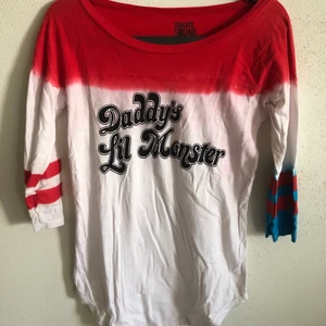 Suicide Squad Harley Quinn Baseball Tee - Official Suicide Squad Harley Quinn Baseball T-Shirt  Size small, regular small fit.  Like new condition, no flaws or damage.  DM if you need exact size measurements.   Buyer pays for all shipping costs. All items sent with tracking number.   No swaps, no trades, no offers. 