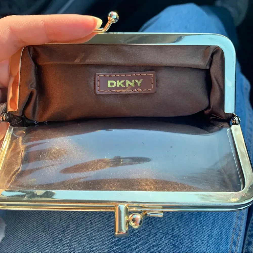 Vintage DKNY plånbok, Äkta.. Väskor.