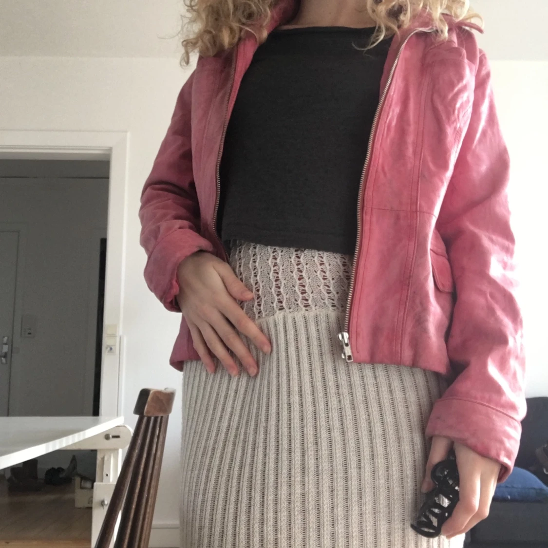 Slidt pink læderjakke