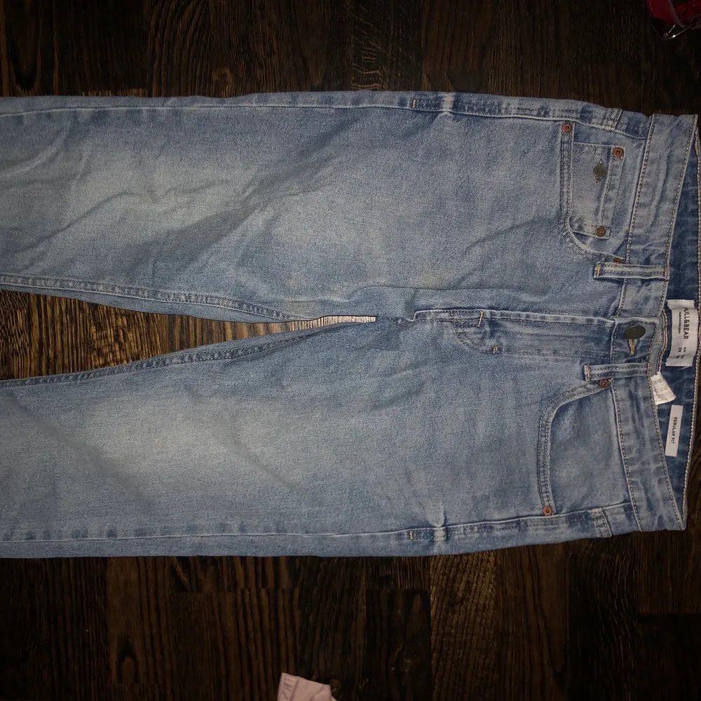 Vanliga sköna jeans, inte för långa ben . Jeans & Byxor.