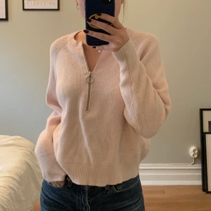 Tröja - Säljer denna fina tröjan från Carin Wester. Köpt för 2 år sedan. Storlek XS