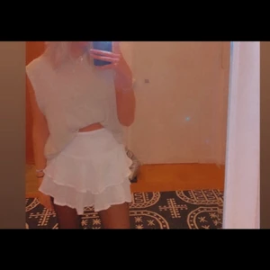 NY KJOL - helt ny kjol, superfin! Först till kvarn. Storlek S. 60kr + frakt 45kt