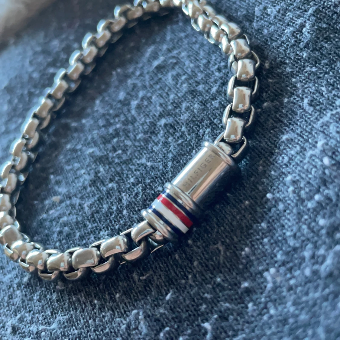 Armband från Tommy Hilfiger GRATIS FRAKT - 90