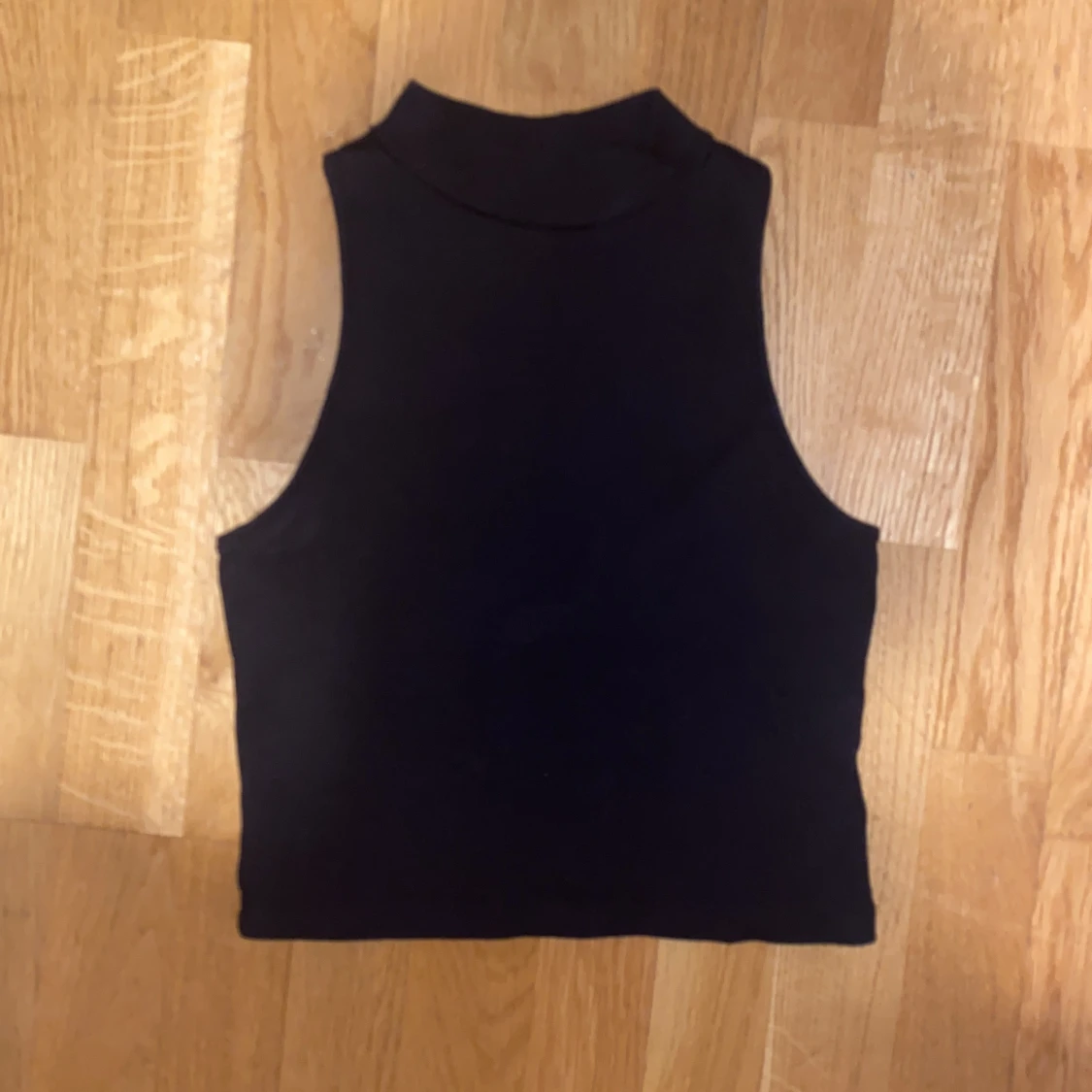 DIVIDED black sleeveless top - 90