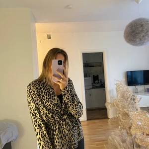 Blus - Fin blus från Gina Tricot, storlek 36. 40kr+frakt 