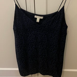 Leopard siden linne från HM - Marinblå!