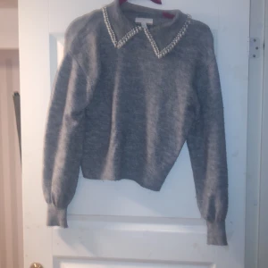 Tröja med pärlor  - Jätte fint skick 