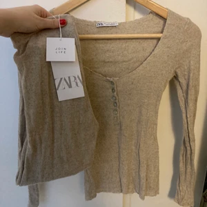 Mjukisset från Zara - Mysigt mjukisset från Zara. Nyskick, strö S men ganska stretchigt. 