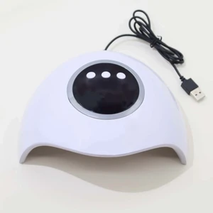 UV LED lampa för naglar - Säljer en helt ny oanvänd UV-LED lampa för naglar, inbyggd timer (60, 80, 99 sekunder). USB sladd, går att koppla till datorn eller i eluttag. Kan hämtas i slussen eller postas!