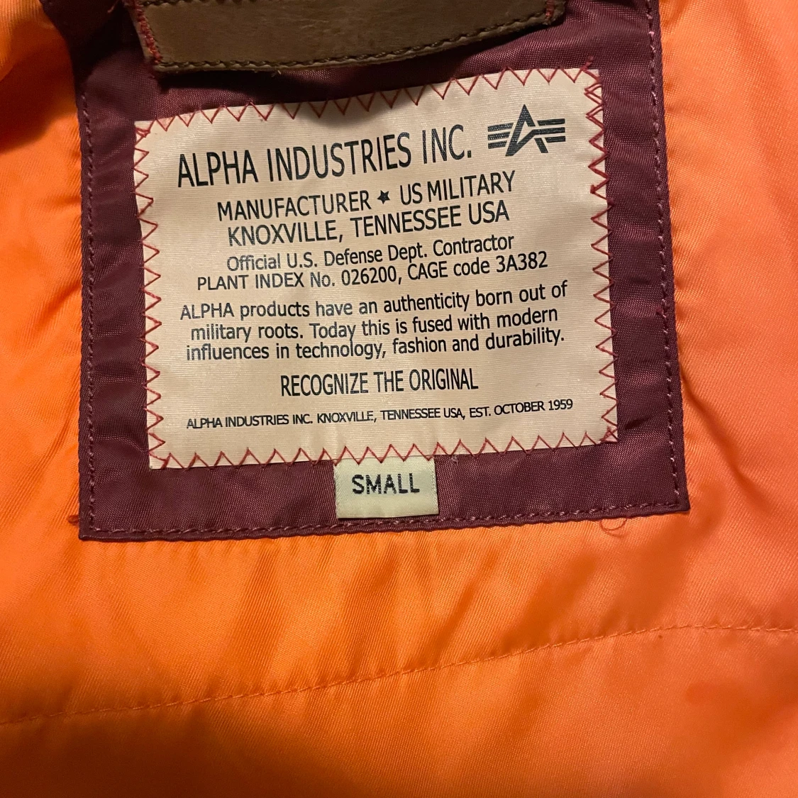 Alpha Industries Jacka - Vinröd i S - 91