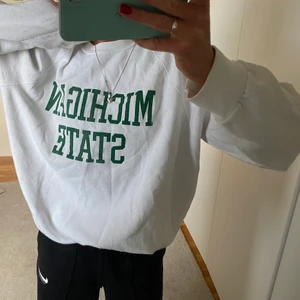 Vintage sweatshirt  - Collagetröja, köpt vintage. Lite oversized. 450 (+frakt )