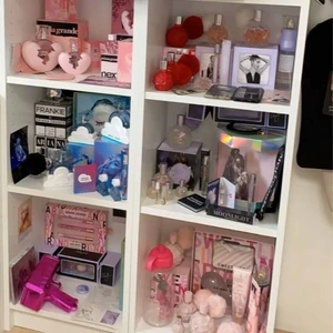 Söker!!! - Söker ariana grande saker skriv om du säljer inte allt för dyrt