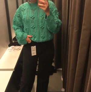 Jeans - Säljer dessa super fina jeans från zara då jag har 2 par🤩⚡️använda ett få tal gånger