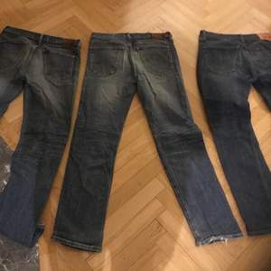 Säljer två par vintage Lee Jeans i modellen Darren och ett par Levi’s 511🤩 Alla är i W31 L32 och mid rise 💖💖💖 150kr/st